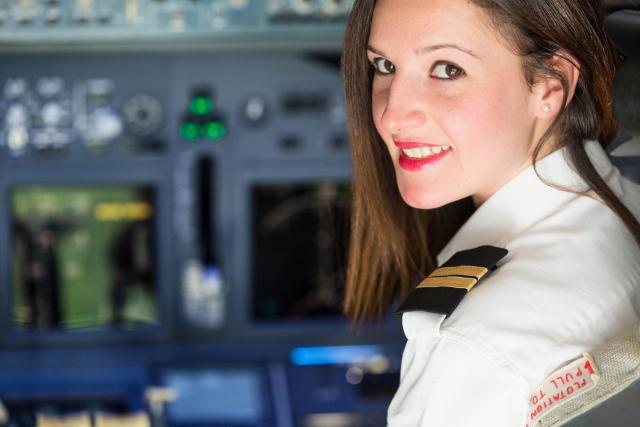 Sa 26 postala najmlaði kapetan aviona na svetu
